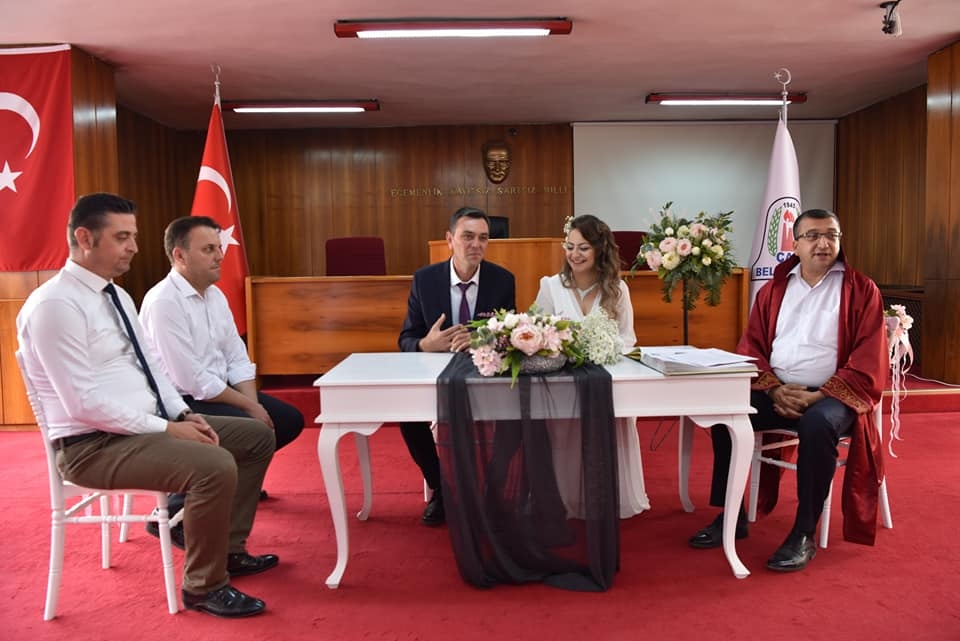 Genç çiftin nikahını kıydı