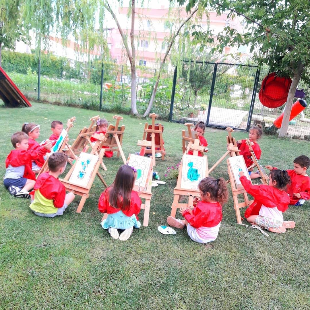 Minik parmaklar kaktüs boyadı