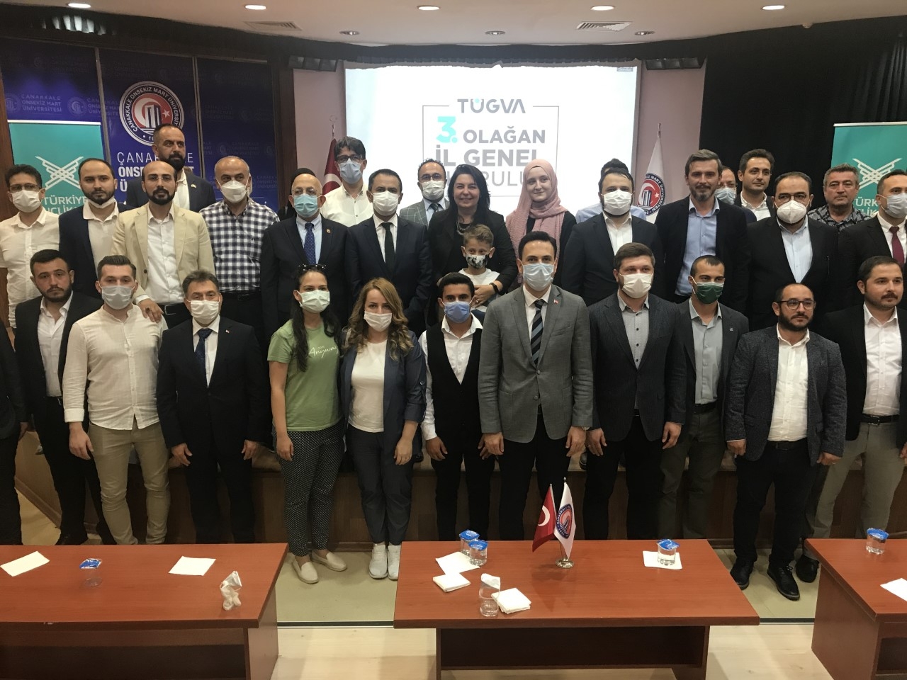 İskenderoğlu TÜGVA’da gençlerle bir araya geldi