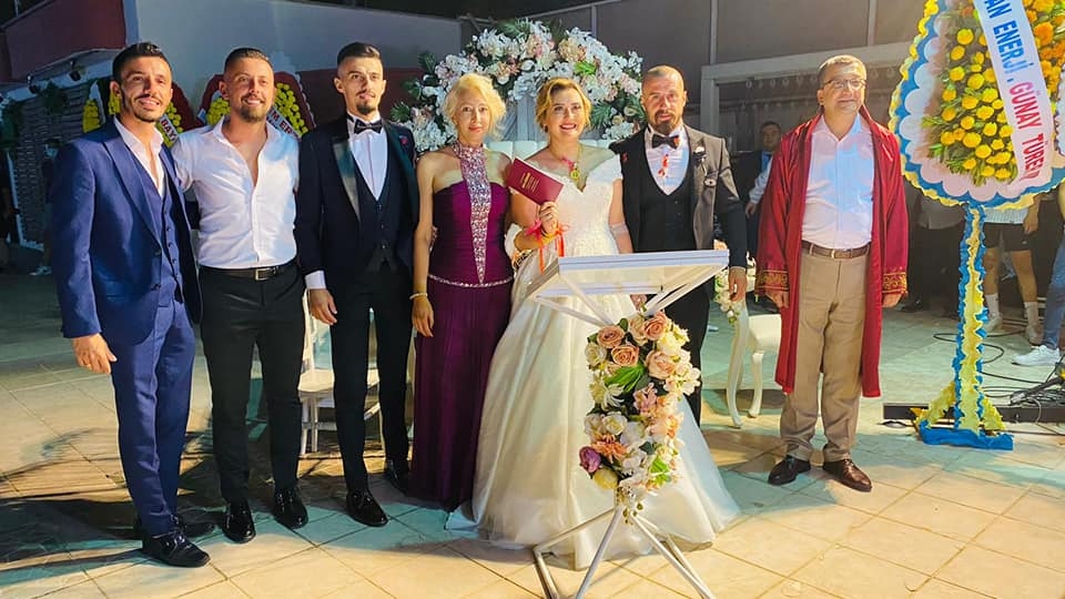 “Bir ömür sevginiz daim olsun”