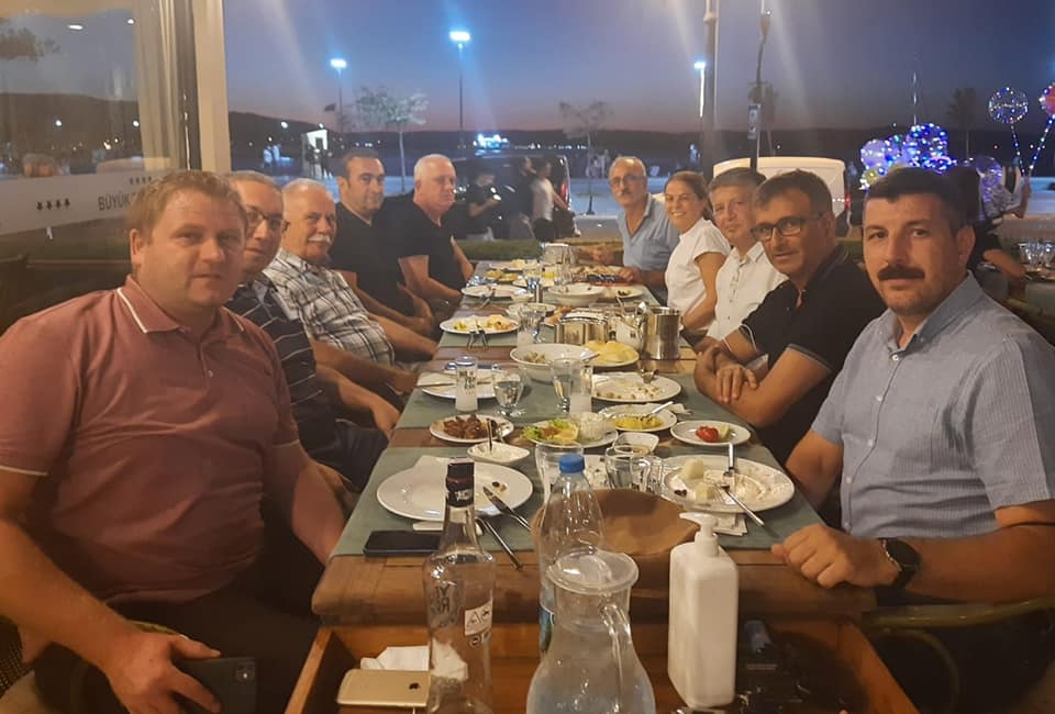 CHP’li isimler, partilerinden ihraç edilen Ünüvar’la yemek yedi