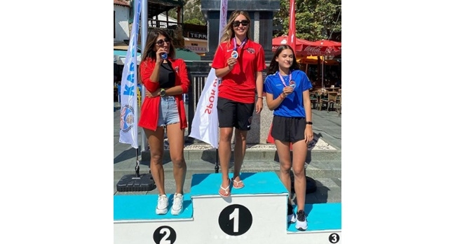 İki altın madalya ile döndü