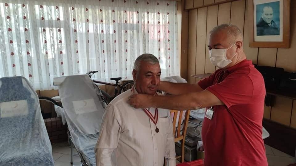 Kan bağışına altın madalya