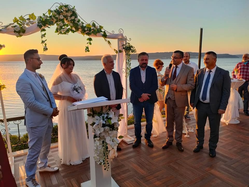 Mutluluklarına ortak oldular