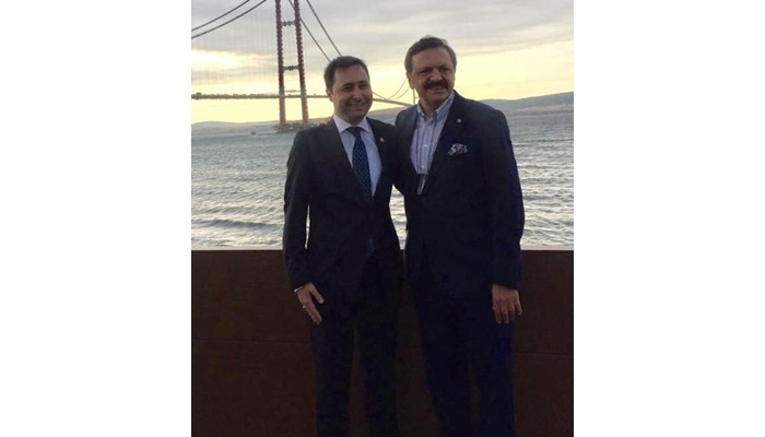 “Esas mesele yüreklere köprü olabilmektir”