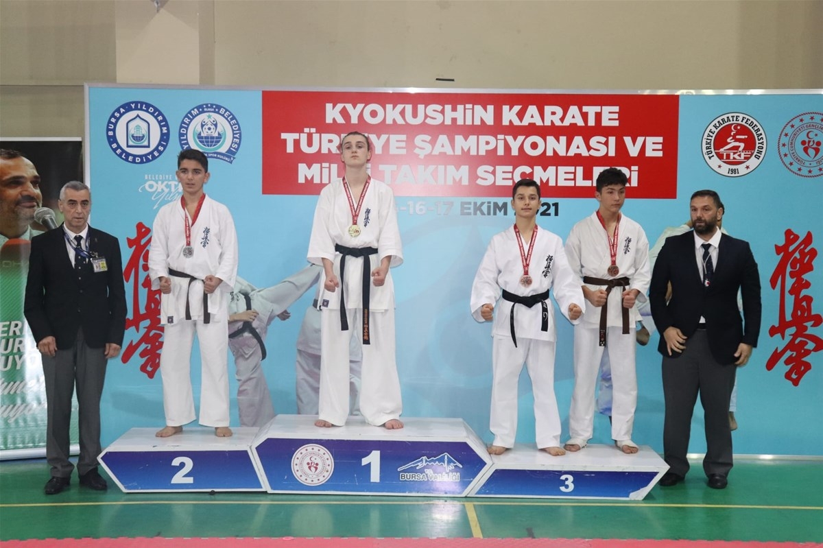 Çanakkaleli genç Türkiye üçüncüsü oldu