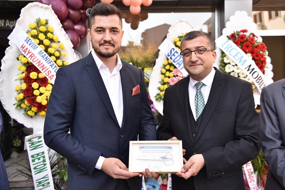 İş yeri açılışına katıldı