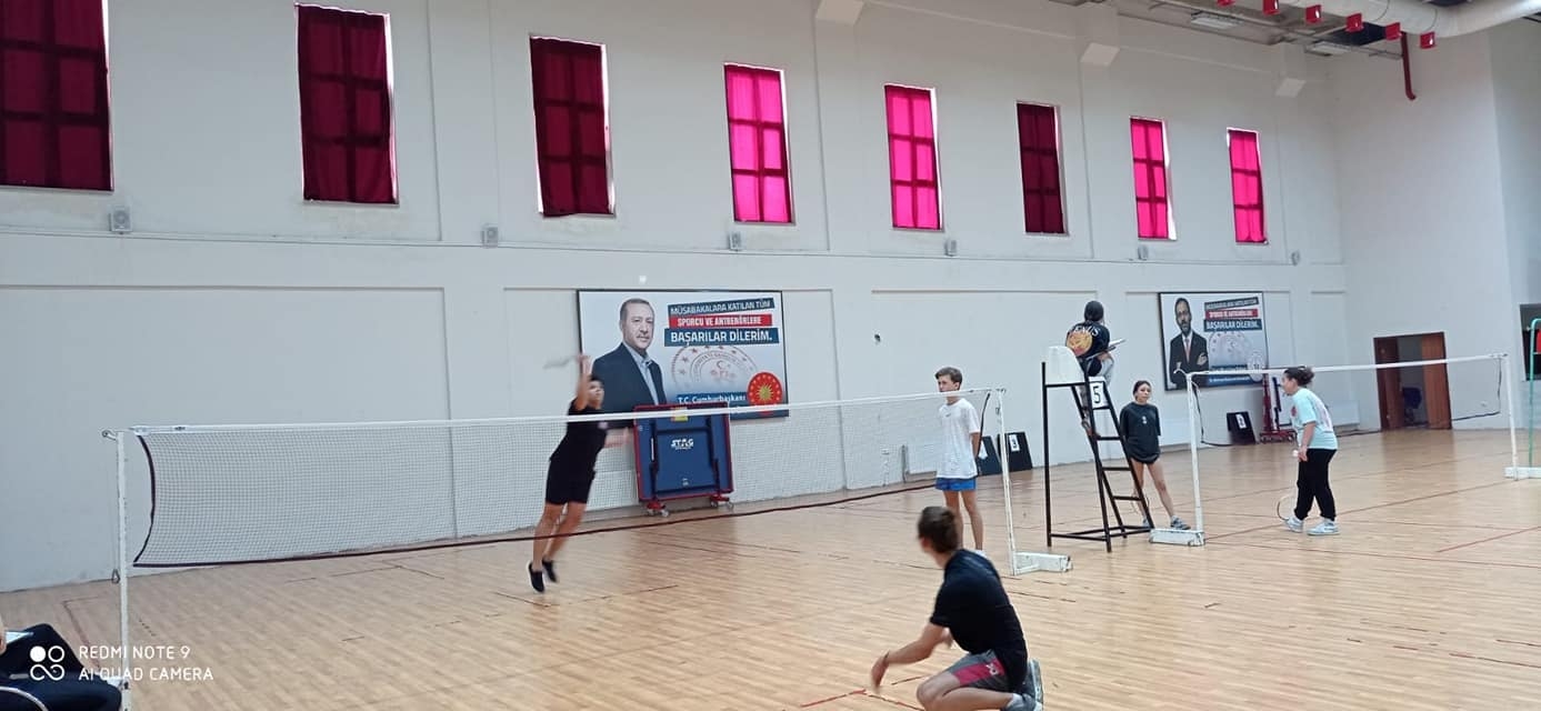 Badminton turnuvası düzenlendi