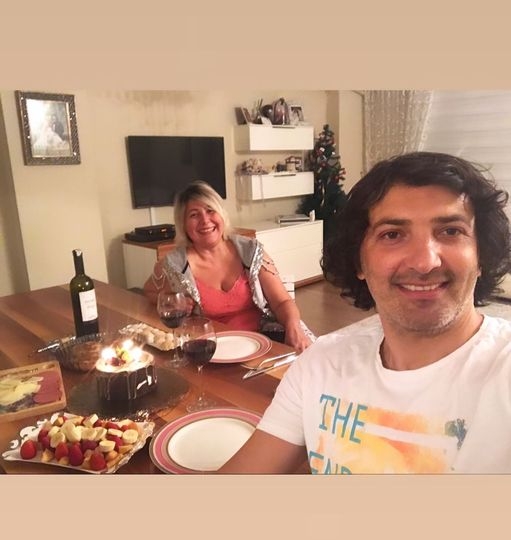 Yeni yaşını eşiyle kutladı