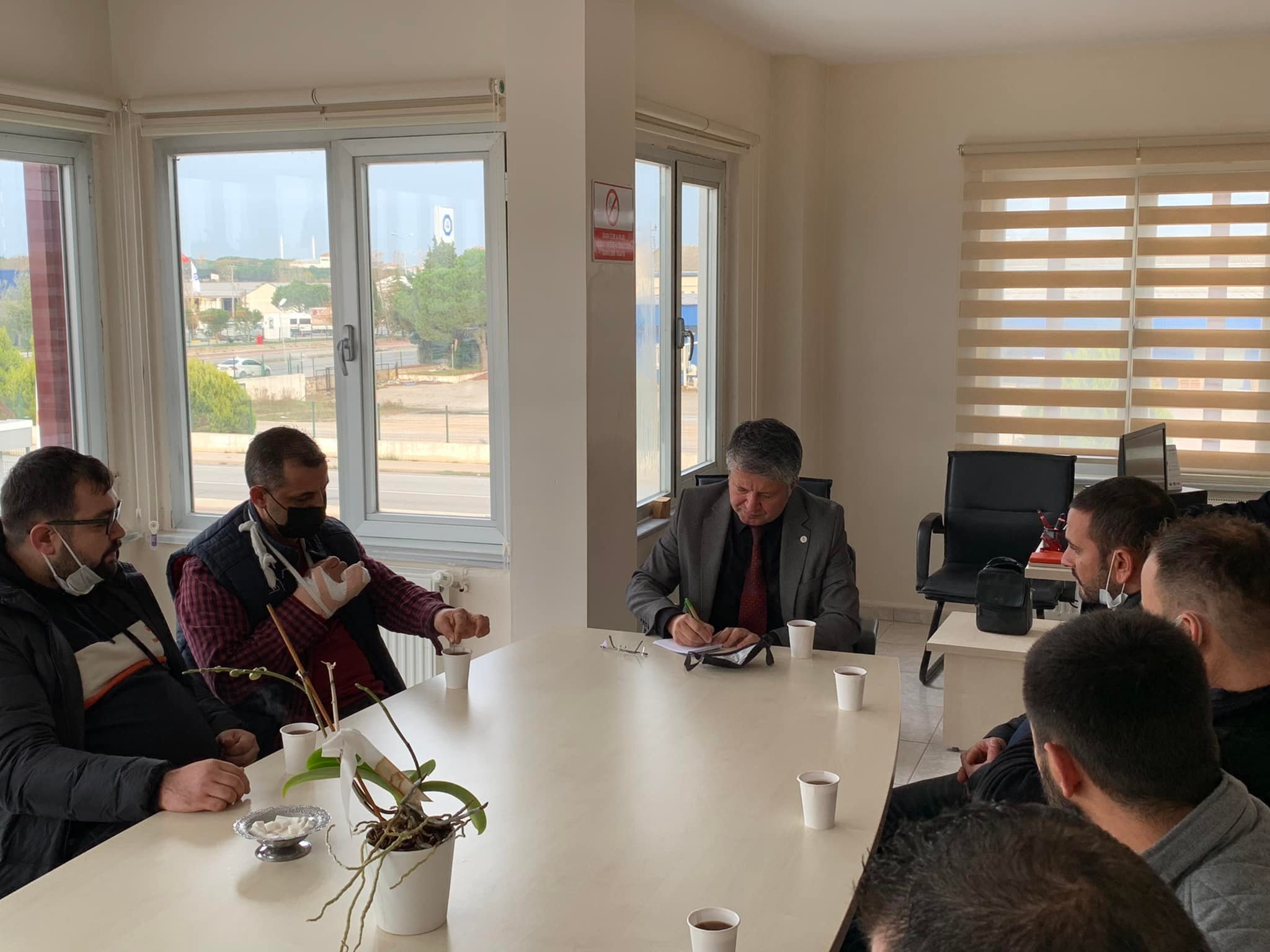 Hal esnafı ile toplantı yapıldı