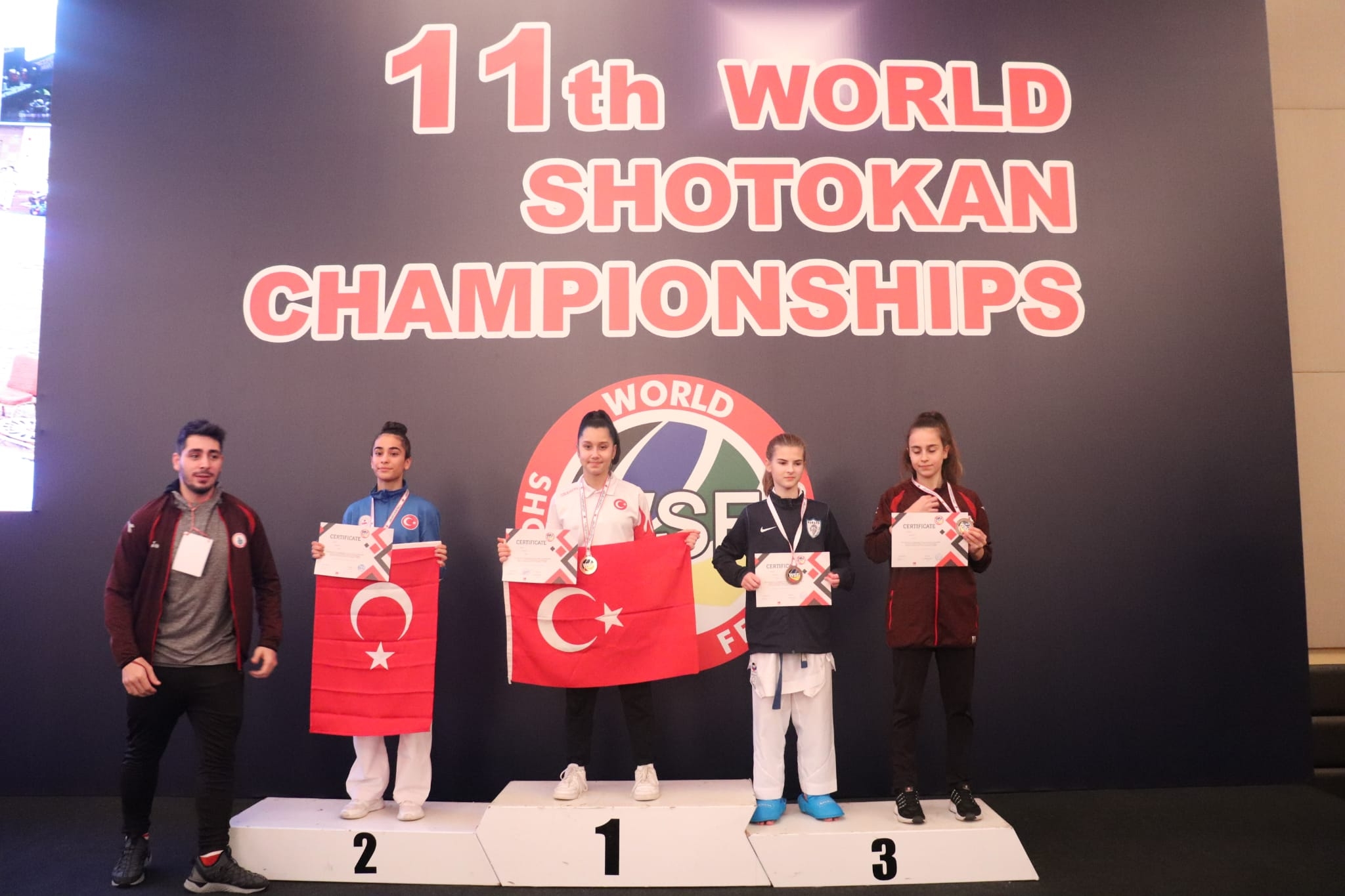 Çanakkaleli sporcular karatede öncü