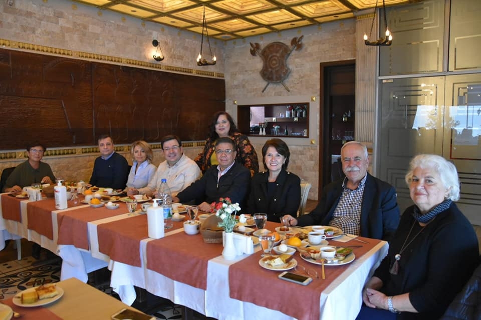 Kahvaltıda bir araya geldiler