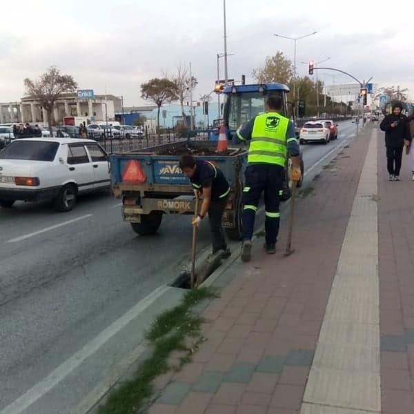 Izgara temizlik çalışmaları yapılıyor