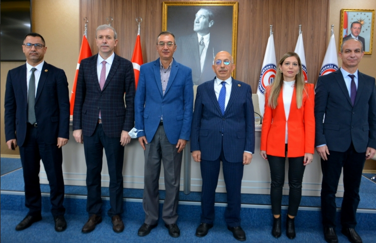 ÇOMÜ’de rektör yardımcıları değişti