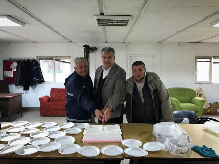 Belediye personellerine doğum günü jesti