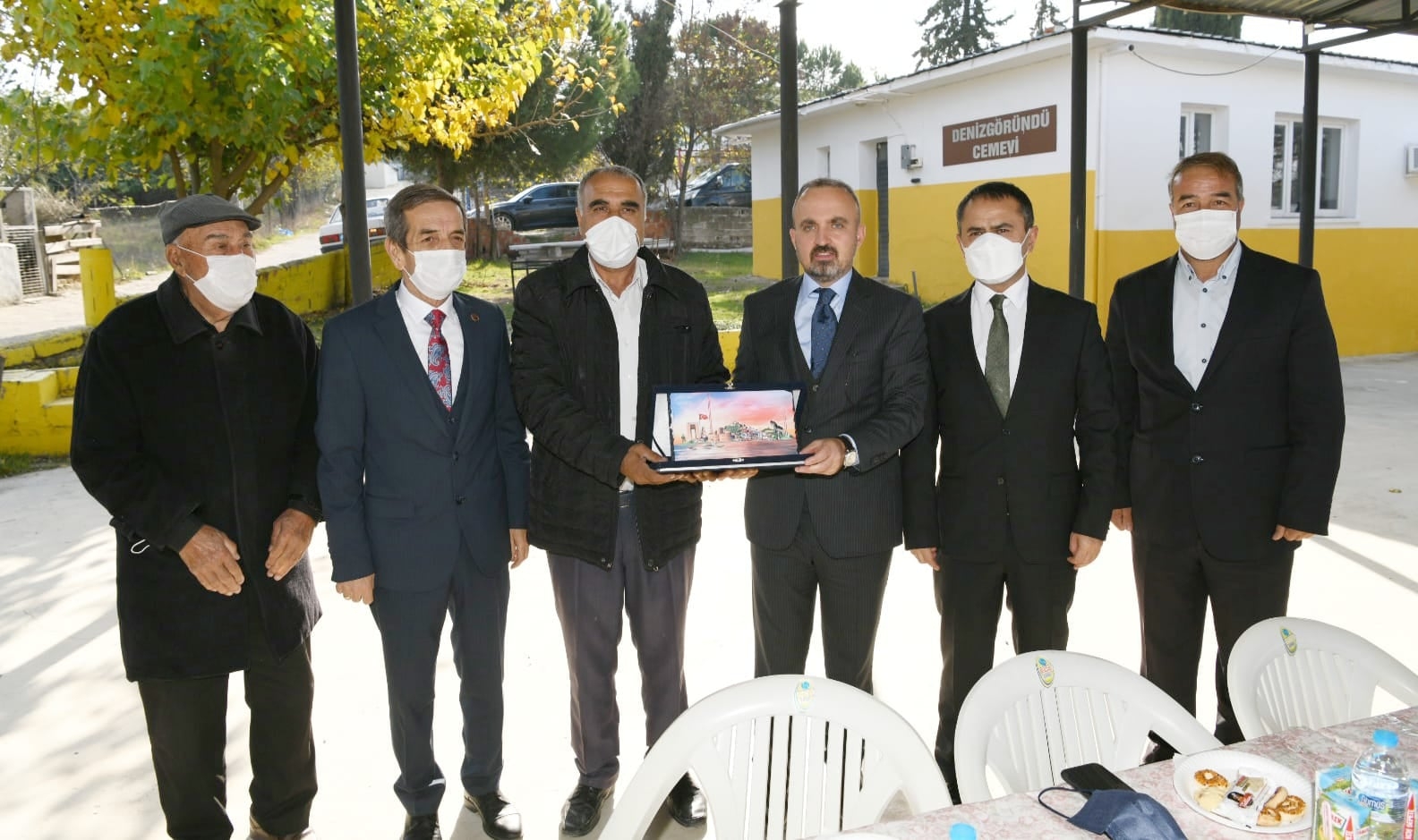 Cemevi yöneticileriyle görüştüler