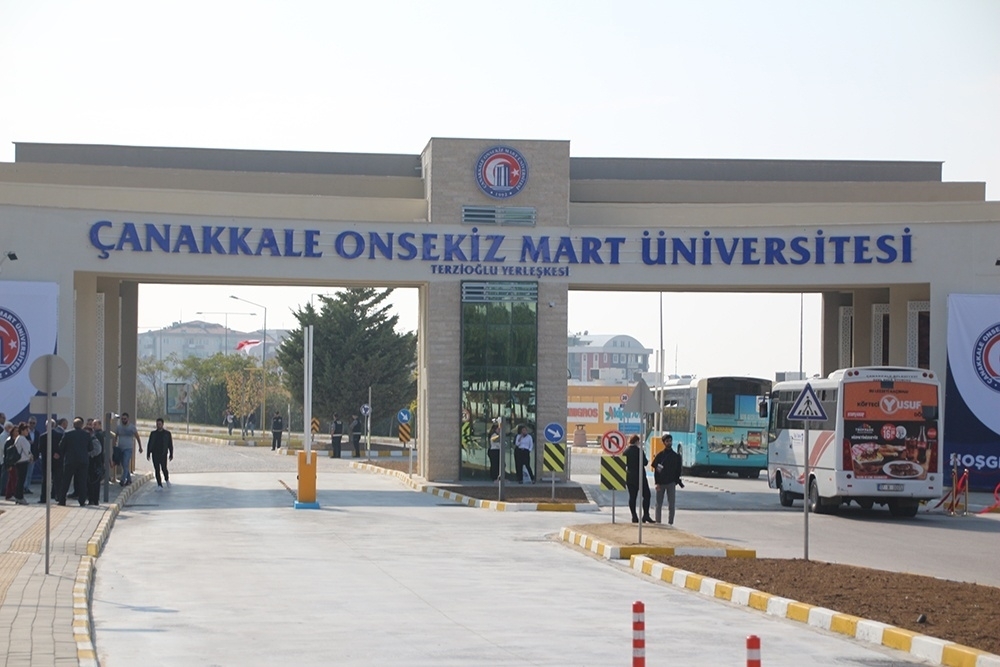 ÇOMÜ’de istifa depremi
