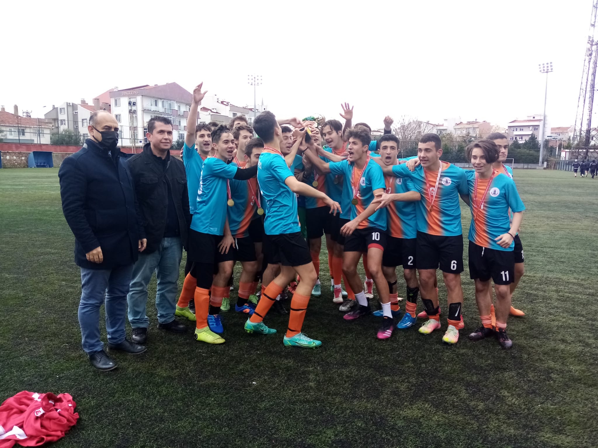 Futbol yarışmasının birincileri belli oldu