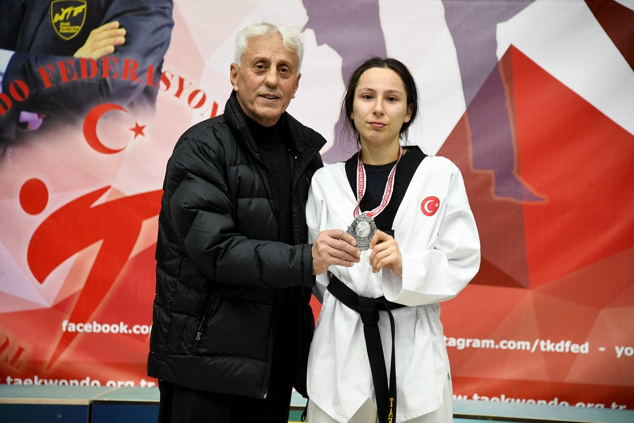 Dünya şampiyonu taekwondocu Türkiye ikincisi oldu