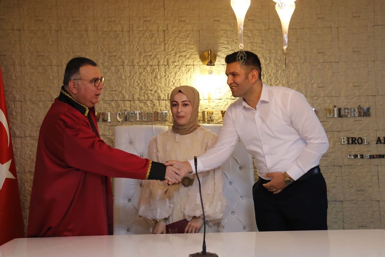 Yaşam boyu mutluluklar diledi