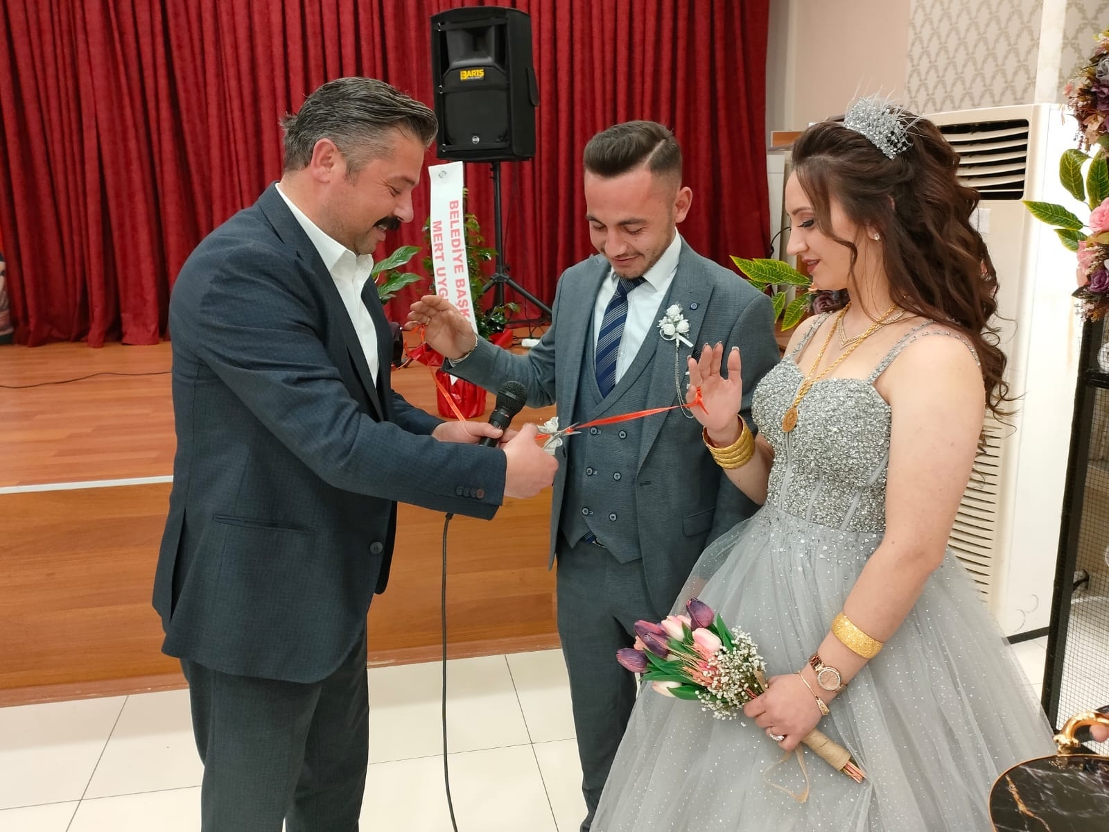 Mutluluklar diledi