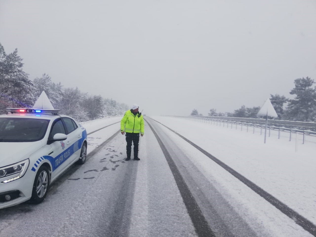 Kışın trafikte alınması gereken tedbirler aktarıldı