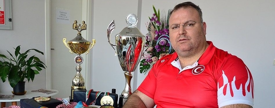 Tekerlekli sandalyesini çaldılar