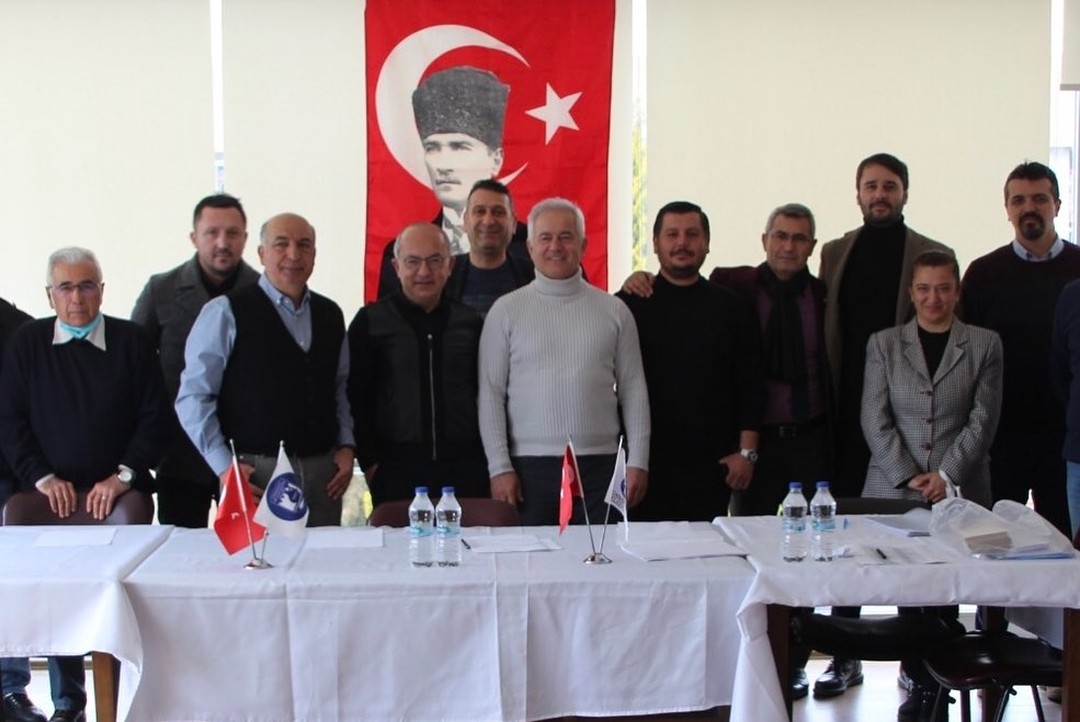 Çetin’i tebrik etti