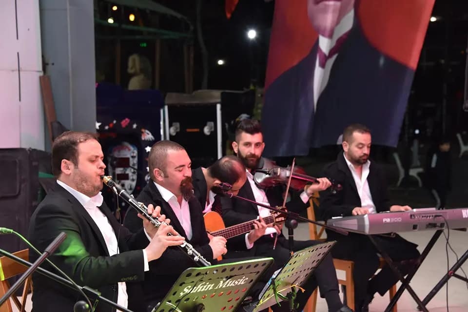 Amfide fasıl dinletisi