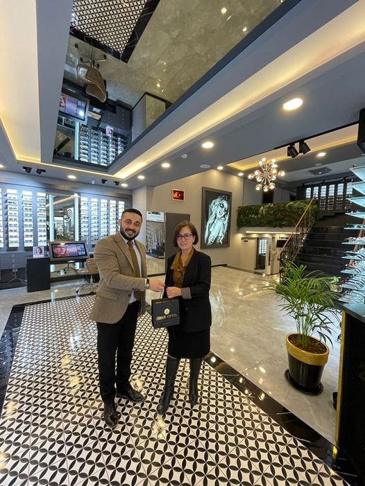 Zirve Optik’i ziyaret etti