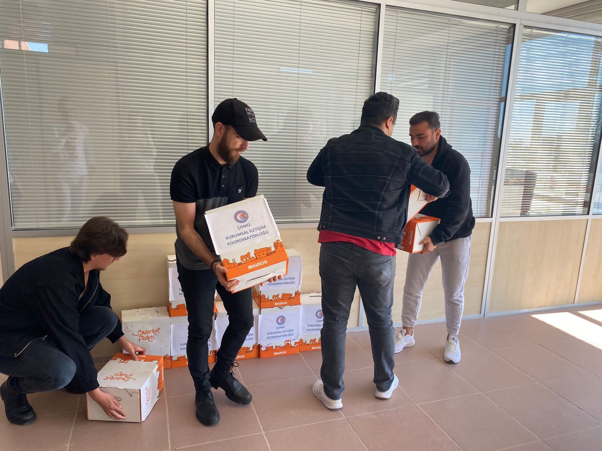 Motokuryeler Derneğinden erzak dağıtım desteği