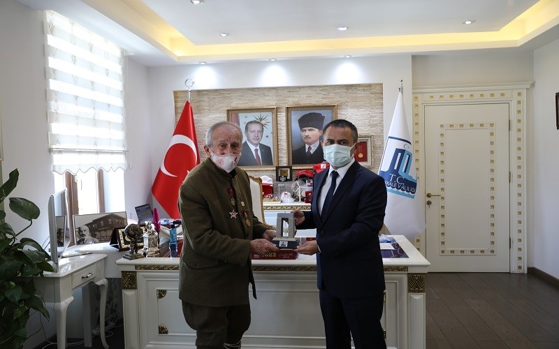 Son Gazinin oğlunu ağırladı
