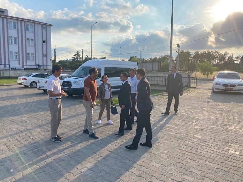Engelli vatandaşları ziyaret etti