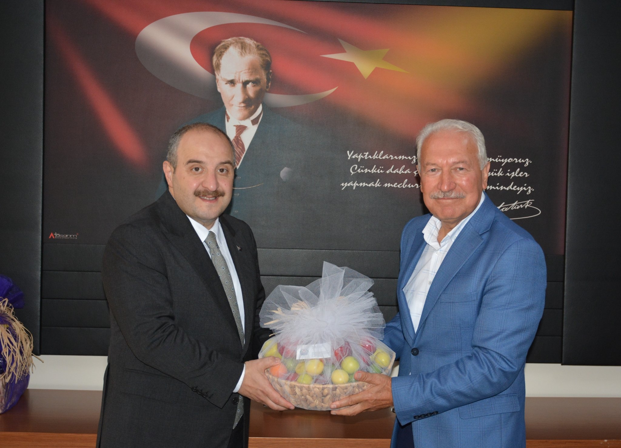 Bakan Varank Lapseki Belediyesini ziyaret etti