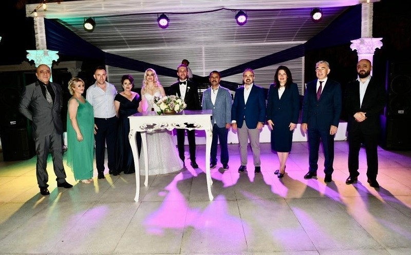 İl protokolünü buluşturan düğün