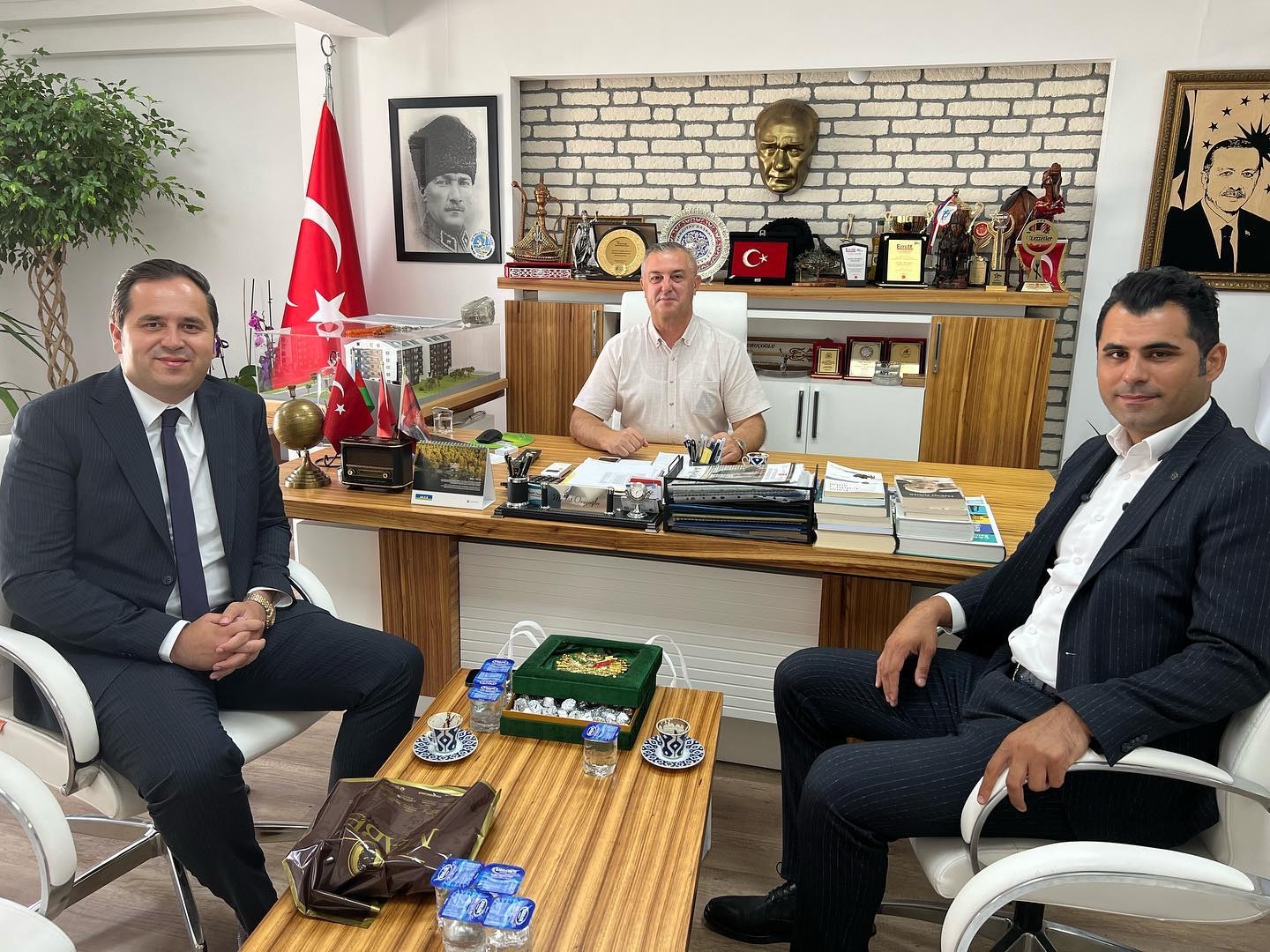 Yeni görevlerinde başarılar diledi