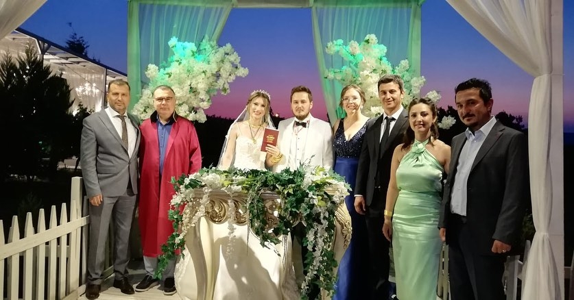 “Mutluluklar diliyoruz”