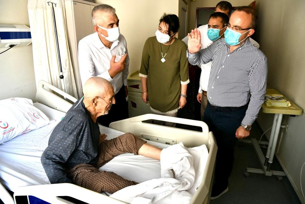 Hastaları ziyaret ettiler