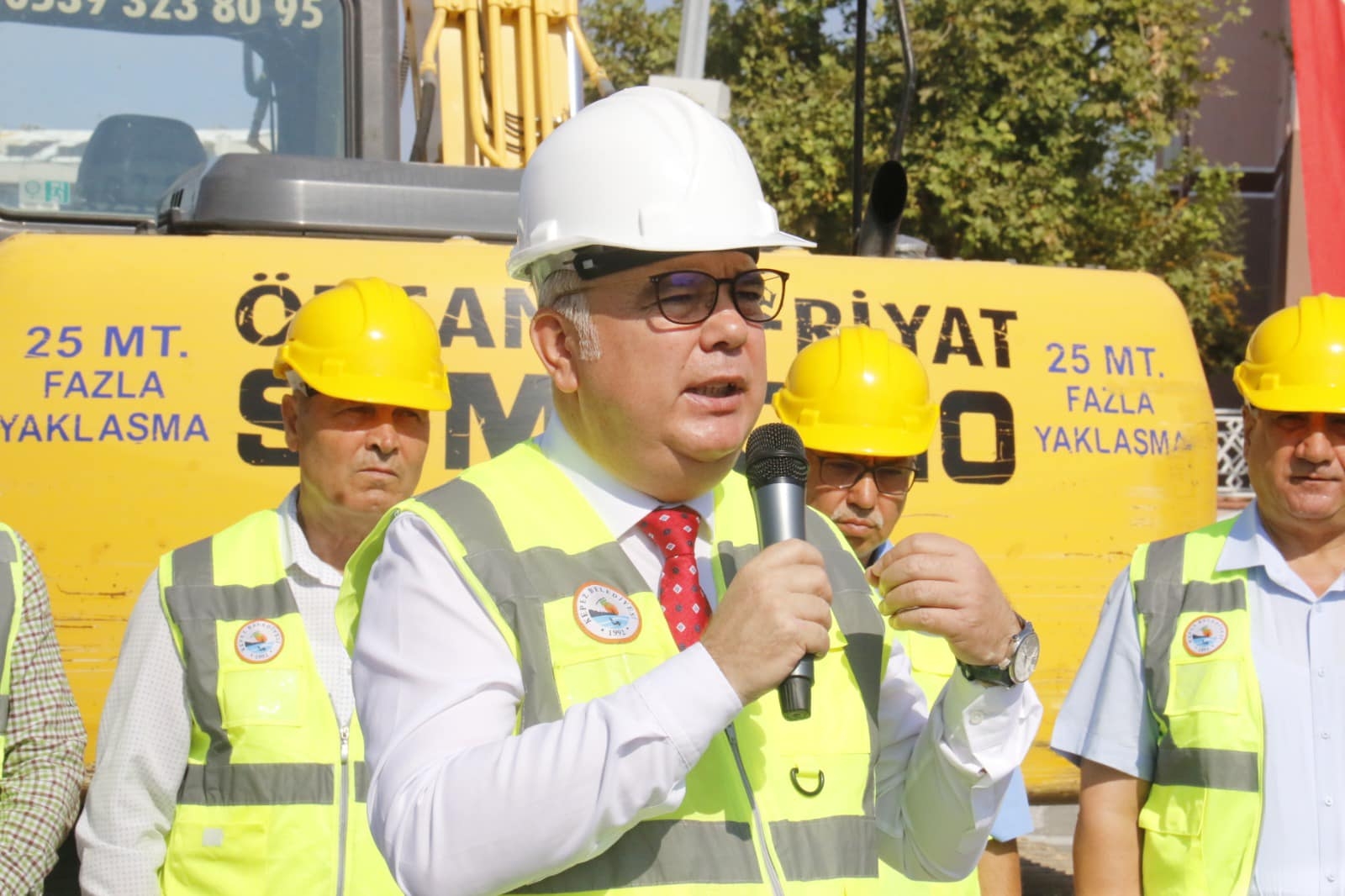 “Kepez’in bir sorununu daha çözüyoruz” (Video)