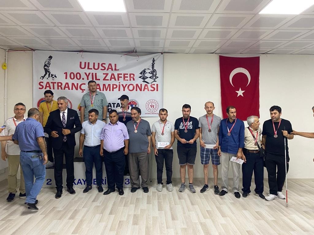 100. yıl satranç turnuvasına katıldılar