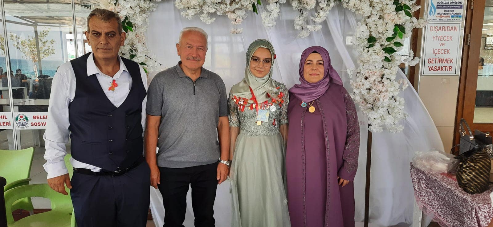 Hatim cemiyetine katıldı