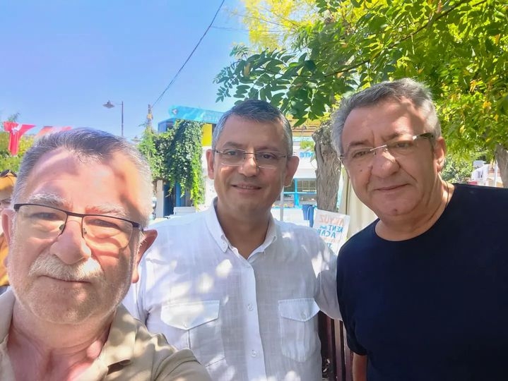 Milletvekilleri ile fotoğrafını paylaştı