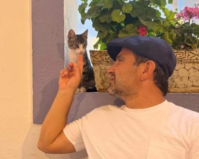 Kaşdemir’in kedi sevgisi