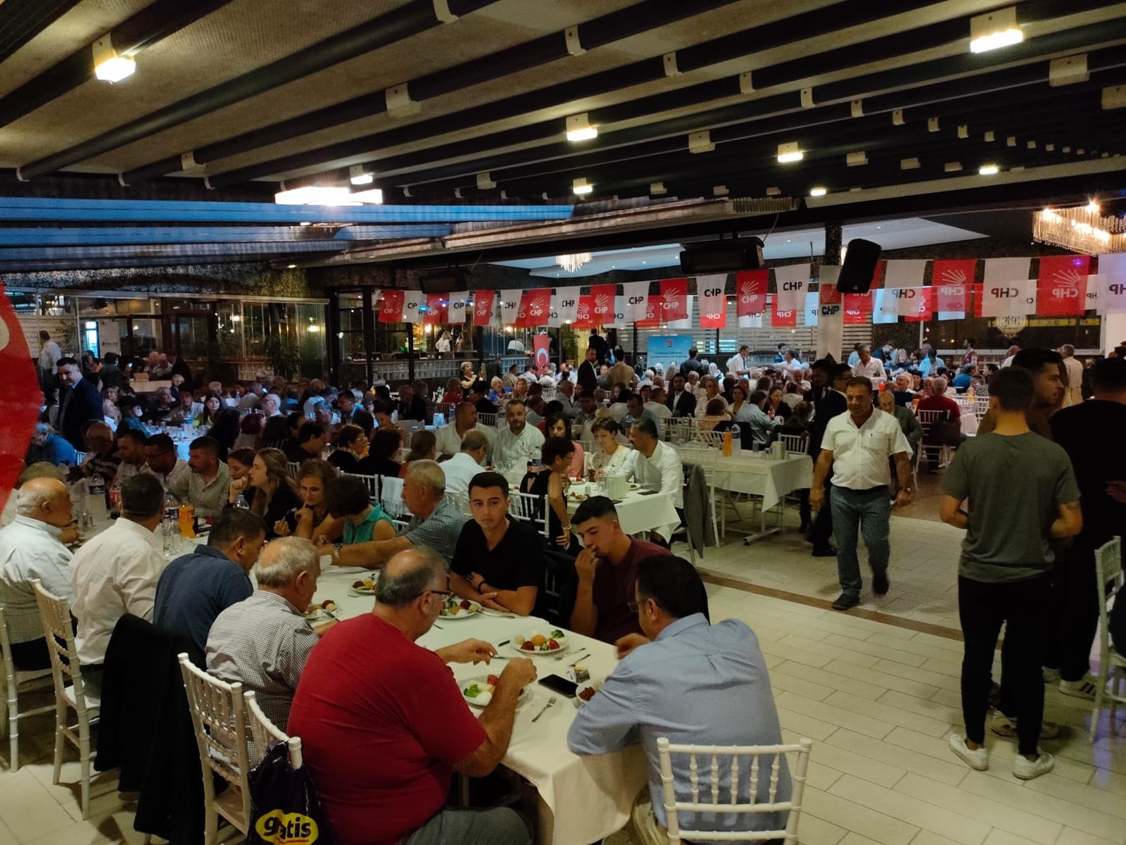 CHP’lilerden ‘kuruluş ve iktidara yürüyüş’ yemeği
