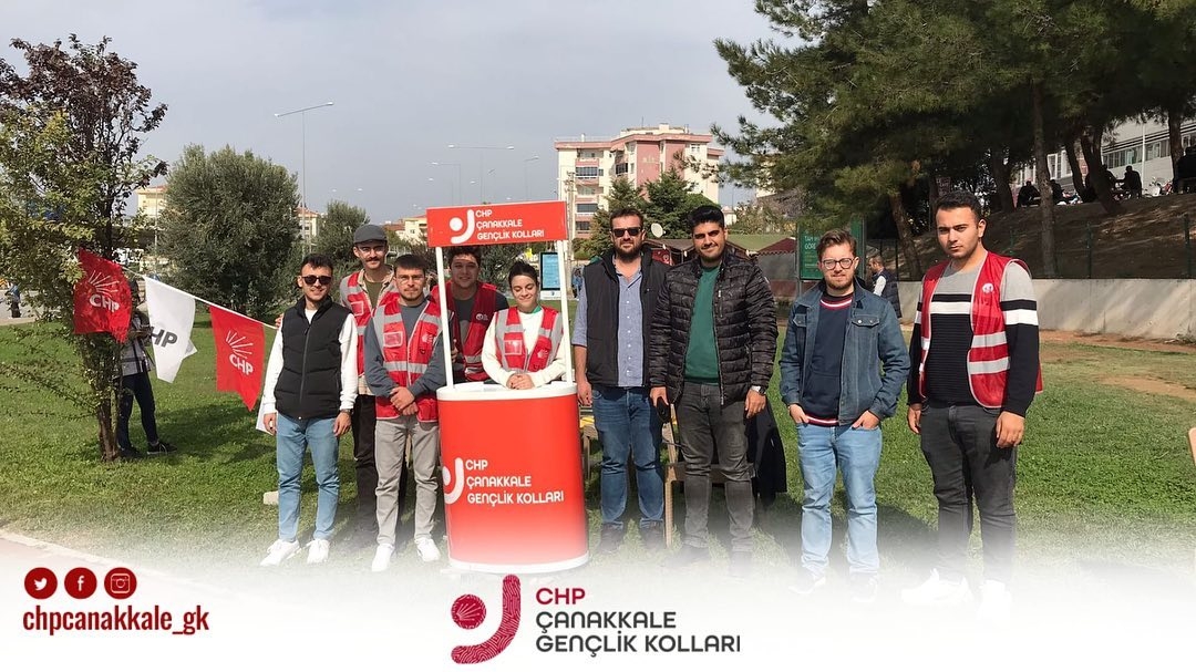 CHP kampüste stand açtı