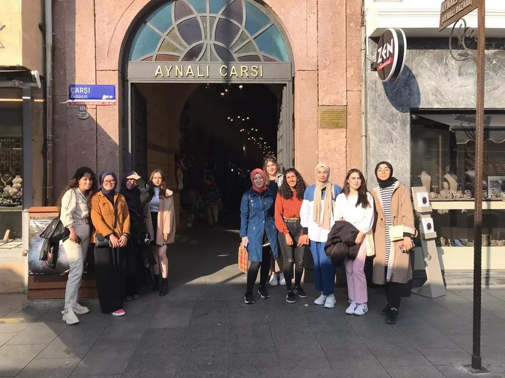 Geziye katıldılar