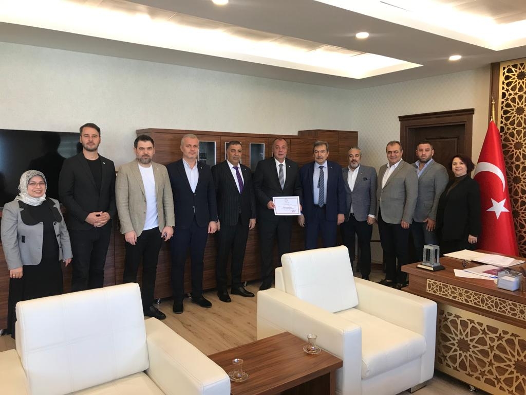 Semizoğlu mazbatasını aldı