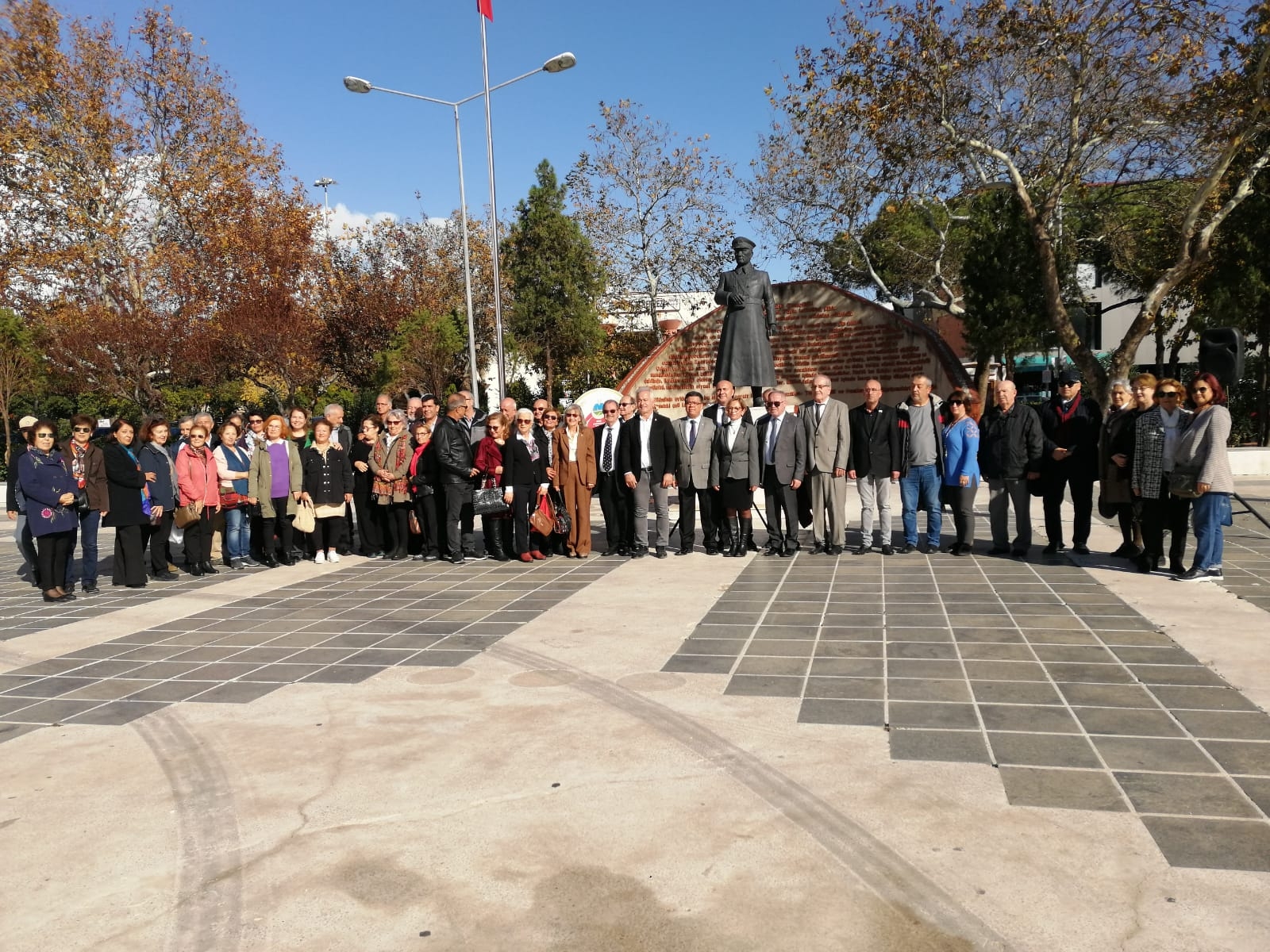 Yeni Kuşak Köy Enstitüleri Derneğinden kutlama (Video)