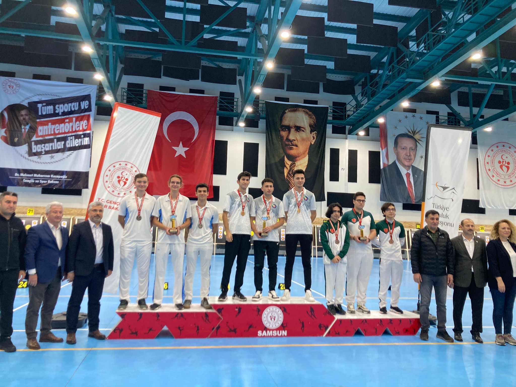 Gençler rakip tanımadı