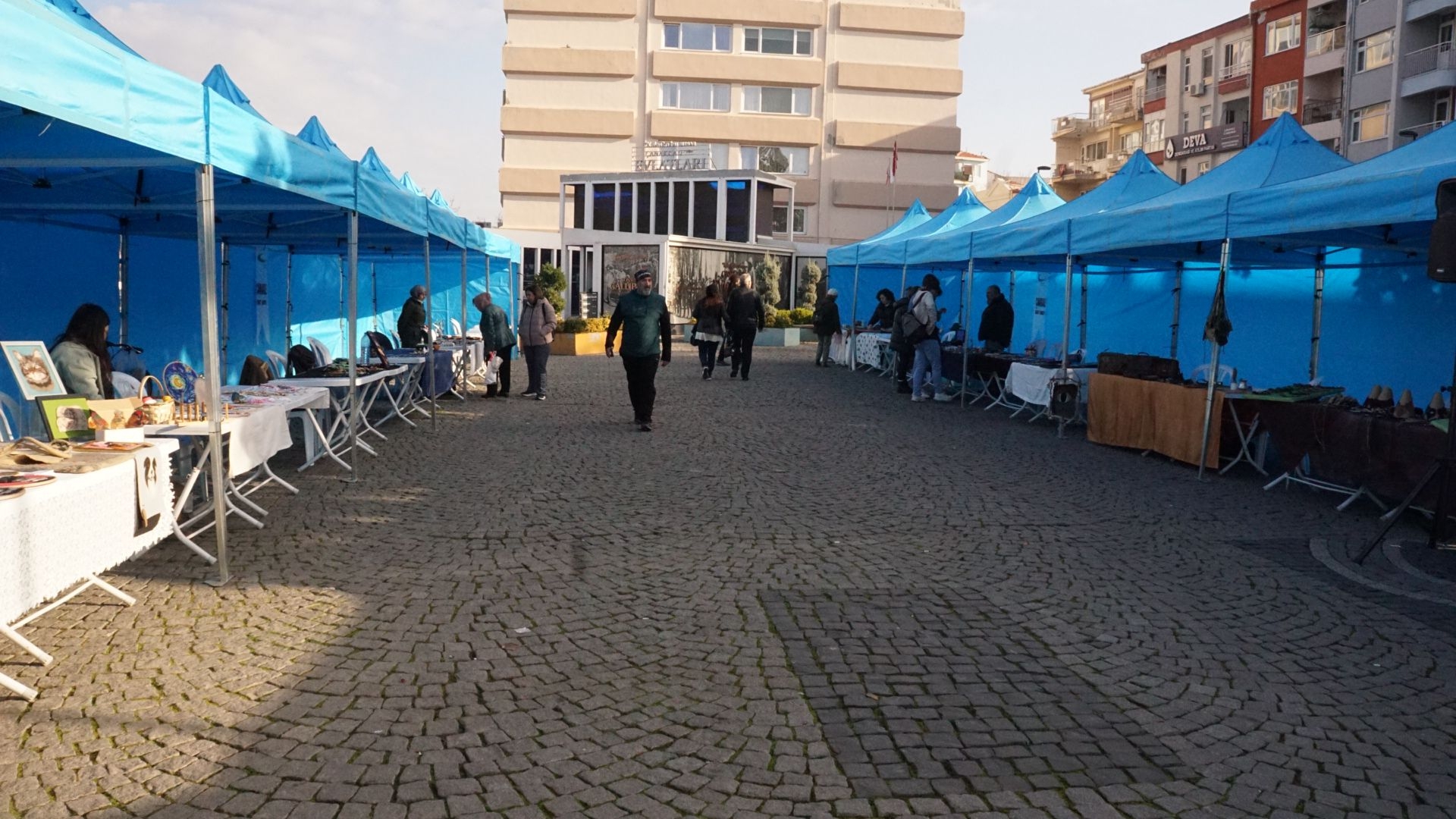 Yeni yıl hediyeniz yerel sanatçılardan olsun!